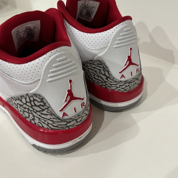 Men’s size 5.5 Jordan 3 retro fire red. Never worn. - Picture 3 of 3